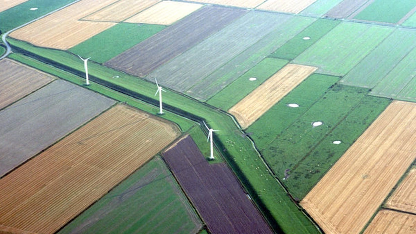 Cioloş: Uniunea Europeană pierde în fiecare zi 275 de hectare de terenuri agricole
