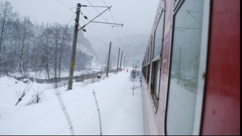 CFR: 167 de trenuri sunt anulate, iar circulaţia este restricţionată pe opt linii ferate
