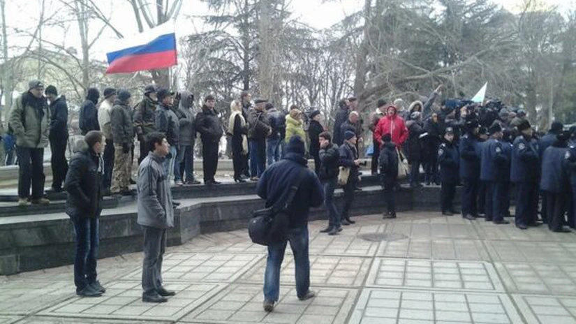 UPDATE Tensiuni în Crimeea: Rusia a strâns armata la graniţa cu Ucraina