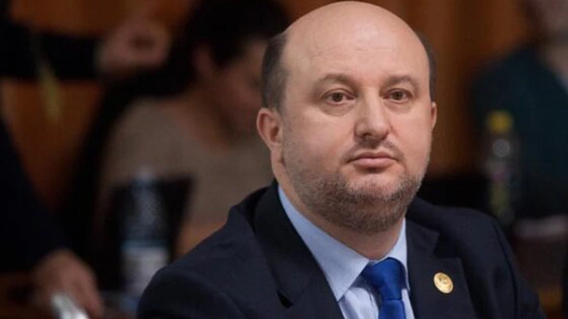 Daniel Chiţoiu a demisionat din Guvern. Nicolăescu îi ia locul la şefia Finanţelor