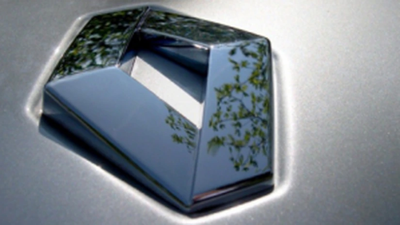Renault lansează maşina de 5.000 de euro