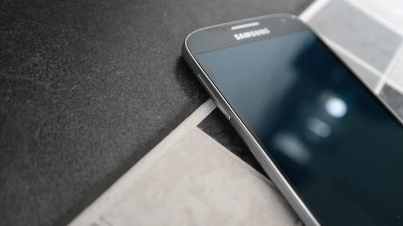Samsung Galaxy S5 ar putea fi mai ieftin decât modele anterioare - Bloomberg