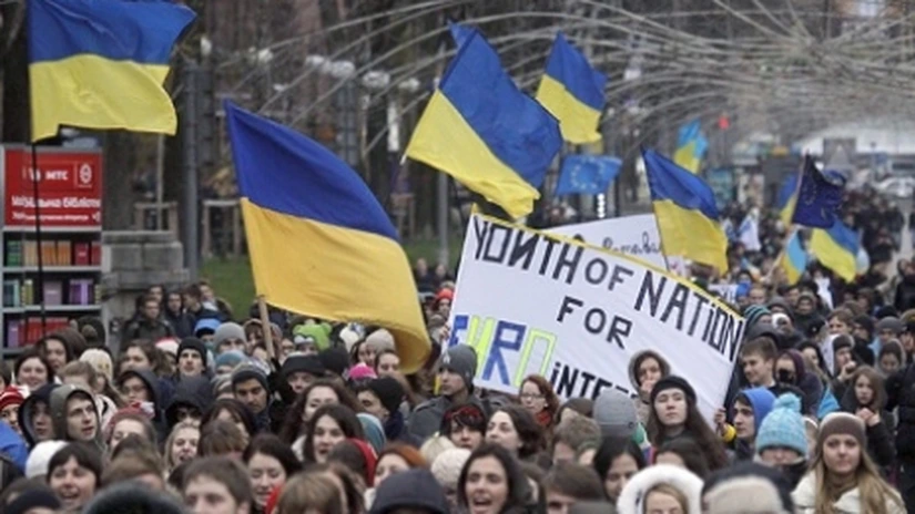 UCRAINA: Cel puţin 100 de morţi în urma violenţelor din Kiev. Poliţia foloseşte arme de foc