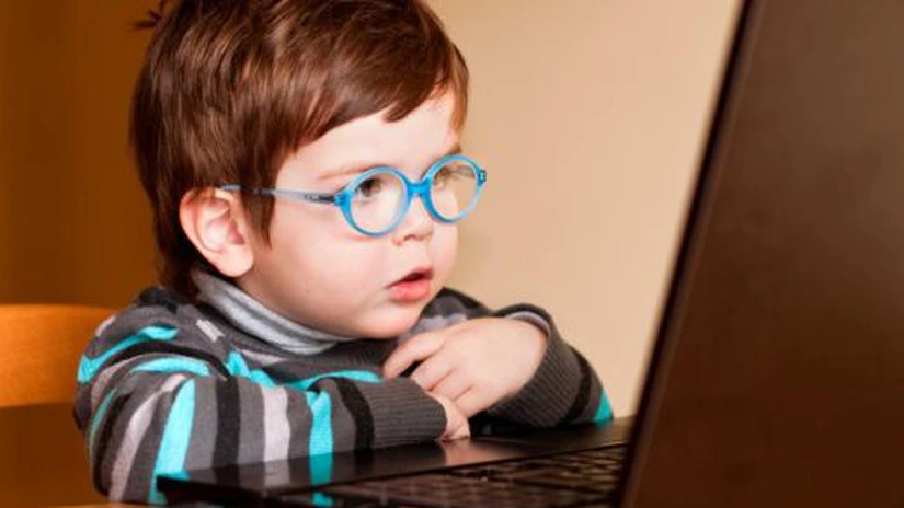 Kaspersky: Opt din zece părinţi sunt îngrijoraţi faţă de siguranţa celor mici în mediul online