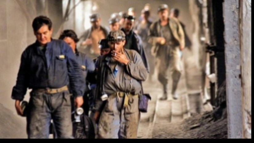 Criza minerilor de la CE Hunedoara - Ministrul Muncii: Vom aloca bani, în trei tranşe, pentru drepturile salariale restante ale minerilor