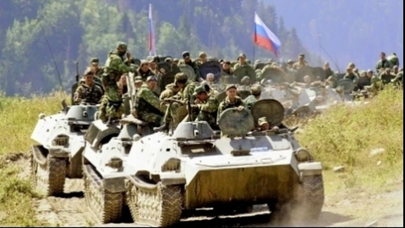 Moscova nu va invada estul Ucrainei, îl asigură pe Hagel ministrul rus al apărării