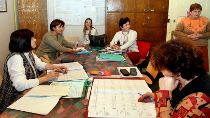 Chişinău: Profesorii cer majorarea salariului cu 50% şi ameninţă cu greva