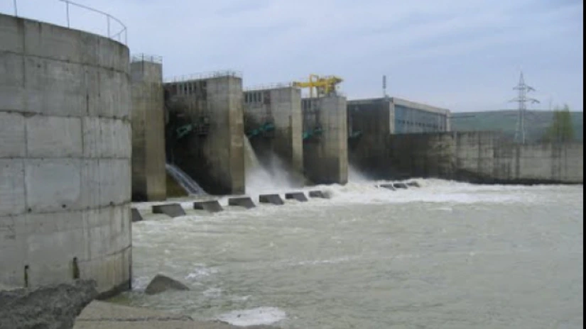 Primele hidrocecentrale cu acumulare prin pompaj din România au fost puse în funcţiune, pe Olt