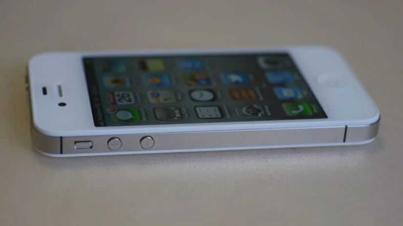 Deputaţii ruşi, sfătuiţi să nu folosească iPhone-uri şi iPad-uri pentru a nu fi interceptaţi de serviciile secrete străine