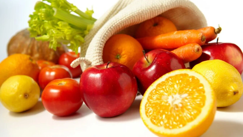Rusia interzice de la 1 august importurile de fructe şi legume din Polonia