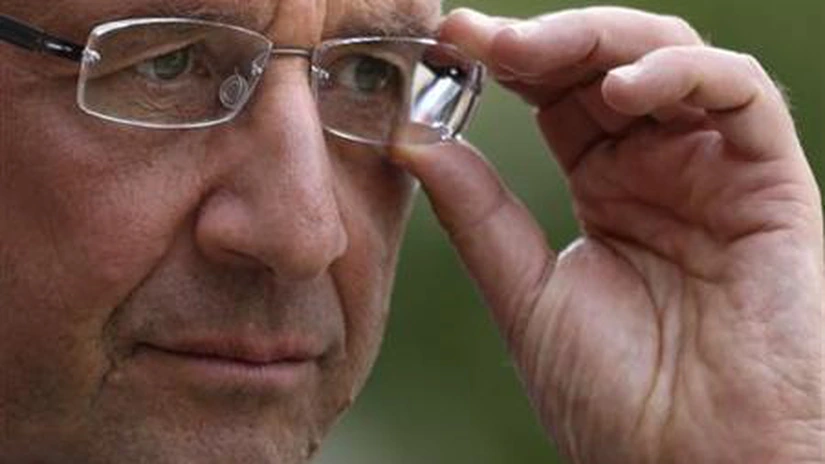 Noii ochelari ai preşedintelui Hollande generează o polemică în Franţa