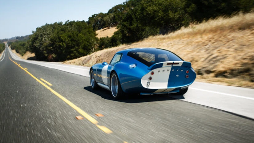 Producătorul american Renovo a prezentat maşina electrică care atinge 100 km/h în 3,4 secunde