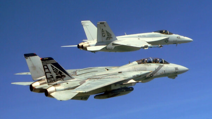 Coliziune între două avioane de vânătoare în Italia: patru militari au fost daţi dispăruţi