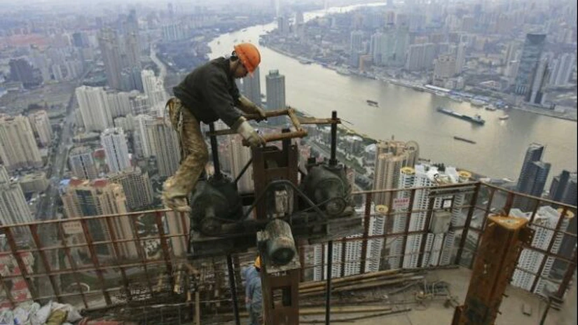Creşterea economiei Chinei va fi mult peste 7%, în 2015 - FMI