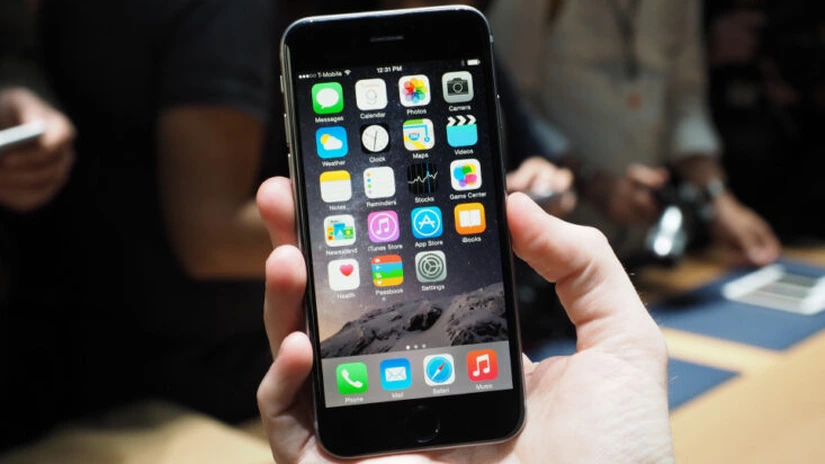 Record: Apple a vândut peste 10 milioane de telefoane iPhone 6 şi 6 Plus în weekend-ul de debut