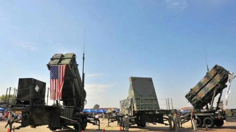 Băsescu: Aşteptăm ca summitul NATO să confirme dezvoltarea sistemului antirachetă