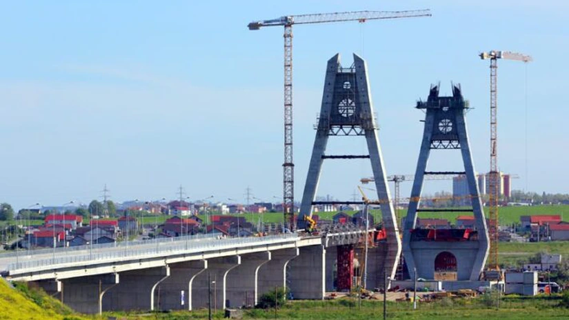 Au început testele de rezistenţă la noul pod rutier ce traversează Canalul Dunăre - Marea Neagră