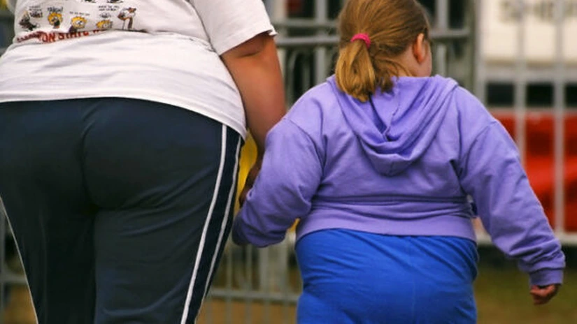 Avem nevoie de taxă pe dulciuri? Obezitatea este a doua cea mai frecventă boală cronică a elevilor din România