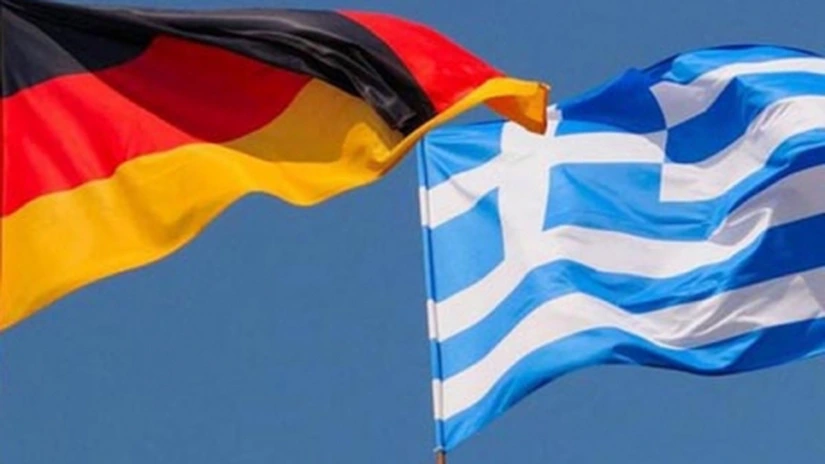 Fitch: Incertitudinile din Grecia sporesc riscurile cu care se confruntă băncile elene