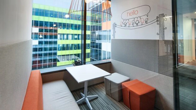 Cum arată noul sediul al Orange România în care muncesc 1.600 de angajaţi. GALERIE FOTO