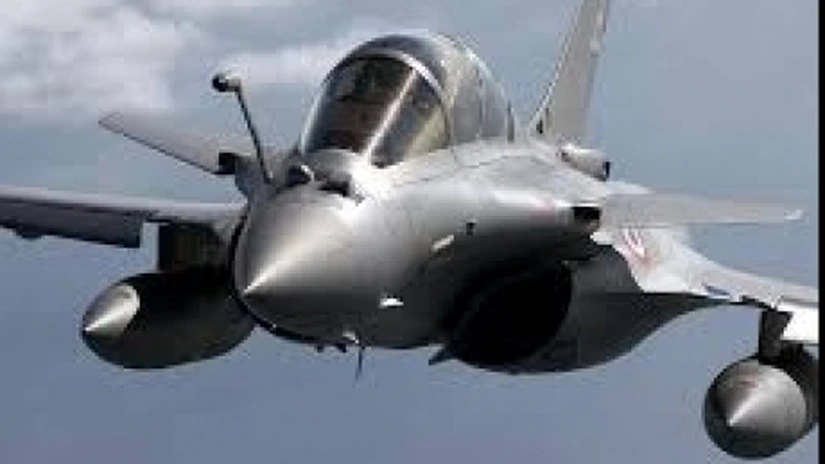 Premieră: Franţa va exporta avioane multirol Rafale. 24 de aparate vor intra în dotarea forţelor egiptene