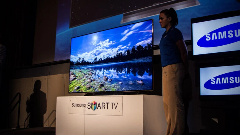 Samsung avertizează: Smart TV-ul ascultă discuţiile din sufragerie
