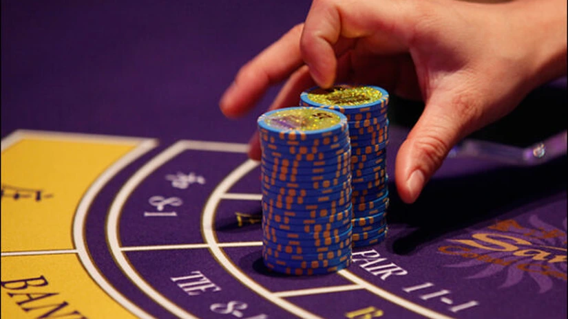 Veniturile cazinourilor din Macao au înregistrat un declin record în februarie