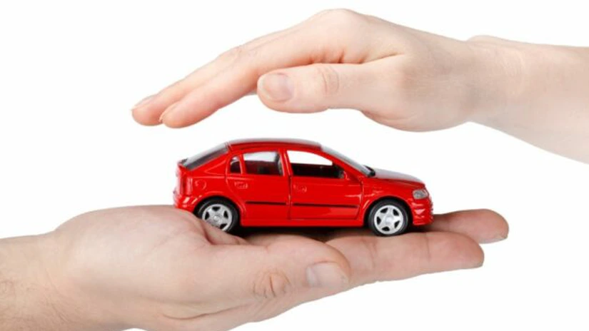 Tinerii cu mașini puternice au ajuns să dea mii de euro pentru o asigurare CASCO