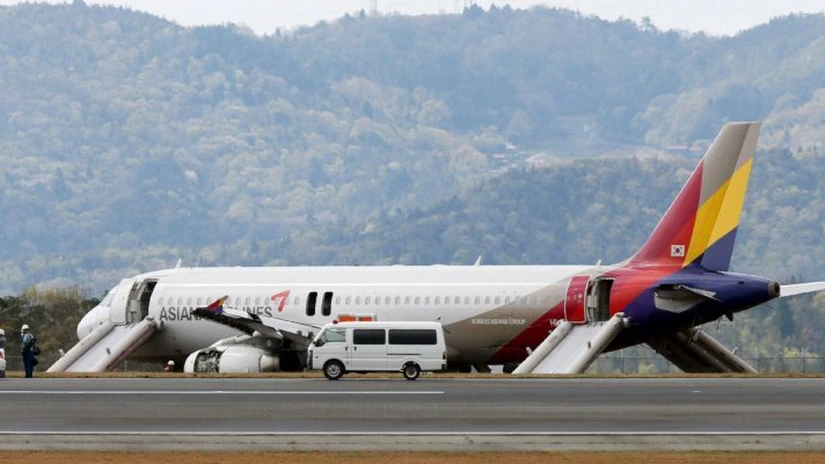 Un avion al companiei Asiana ratează aterizarea pe aeroportul din Hiroshima: 27 de răniţi