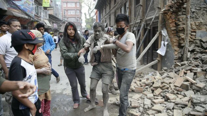 Seism devastator în Nepal: Peste 2.000 de morţi; comunitatea internaţională se mobilizează pentru a acorda ajutor
