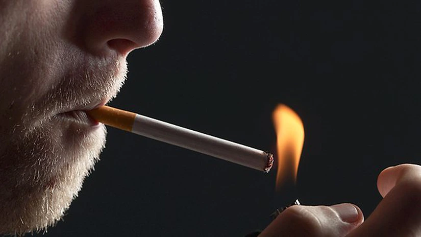 E oficial: Proiectul care interzice fumatul în spaţii închise a fost adoptat