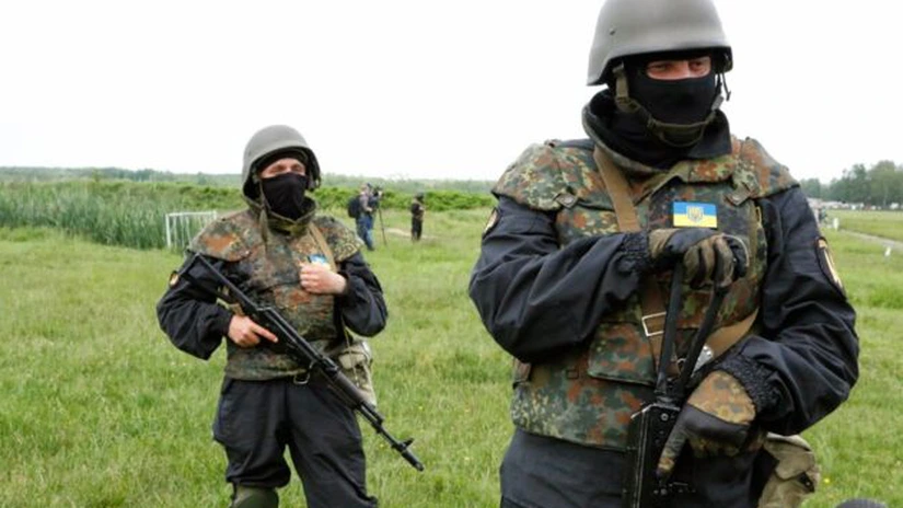 Majoritatea ucrainenilor sprijină soluţionarea paşnică a conflictului din Donbas - sondaj