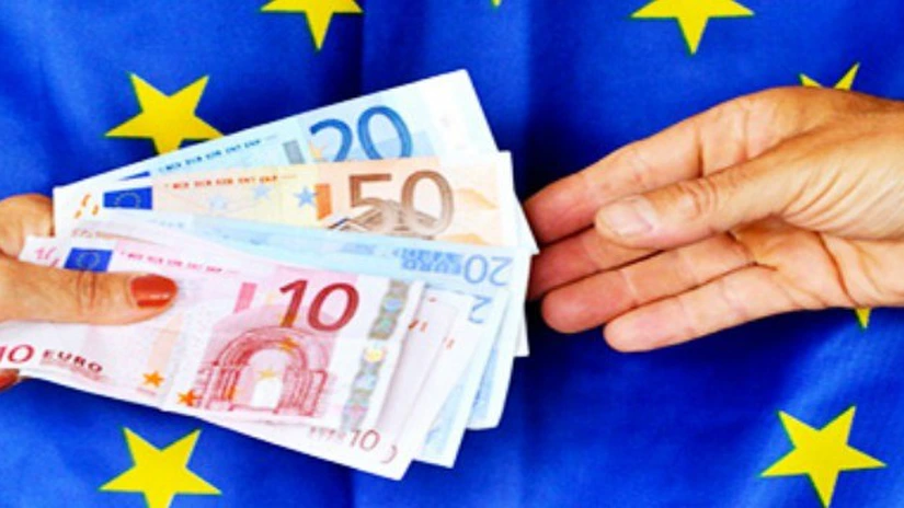 Eurogrupul a dat undă verde începerii negocierilor la al treilea plan de ajutor pentru Grecia