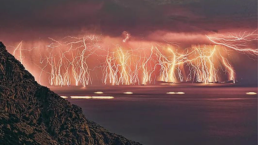 MAE: Atenţionare de călătorie pentru Grecia. Pot apărea furtuni puternice