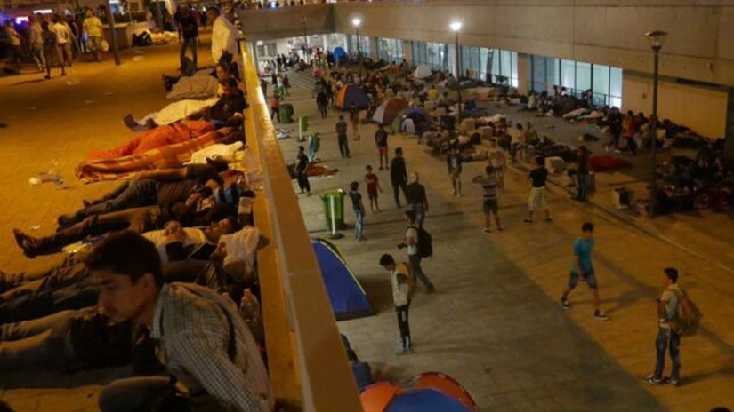 Încă o mie de refugiaţi au trecut graniţa din Ungaria spre Austria în cursul dimineţii