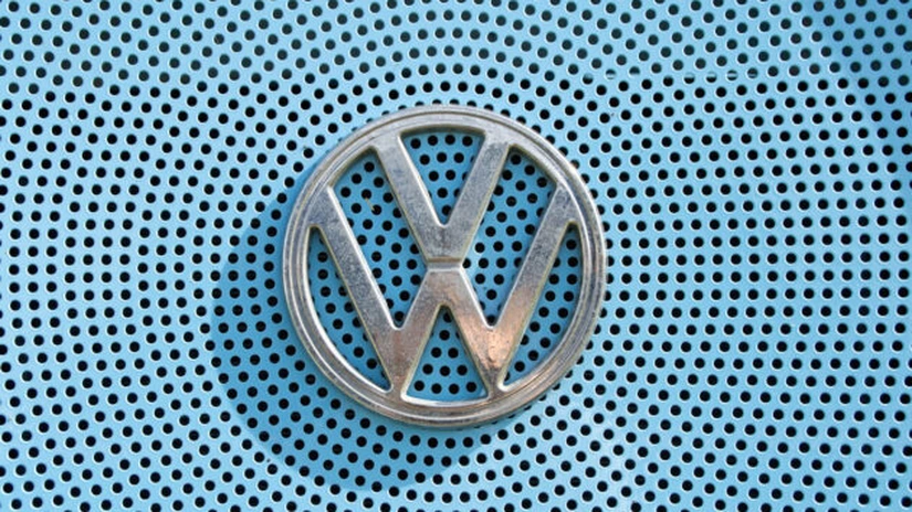 Acţiunile Volkswagen scad în urma informaţiilor privind posibilitatea renunţării la plata dividendelor