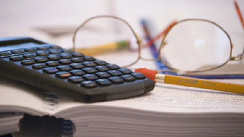 Propuneri de buget pe 2016: Creştere economică de 3,4%, inflaţie medie de 1,7% şi curs de schimb de 4,44 lei/euro