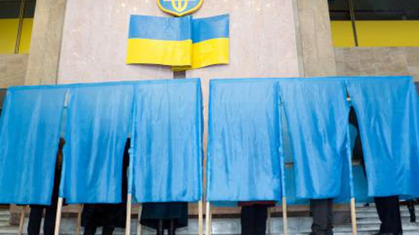 Alegeri locale, duminică, în Ucraina, un test pentru preşedintele Poroşenko