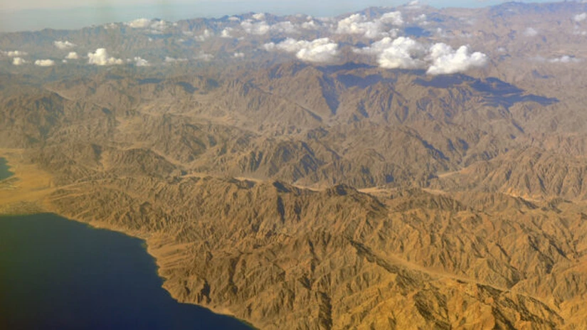 MAE: 140 de cetăţeni români, care se aflau în staţiunile Sharm El Sheikh şi Hurghada din Egipt, repatriaţi