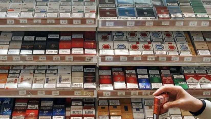 Legea fumatului: Parlamentul interzice pe ascuns afişarea mărcilor de ţigări în baruri şi magazine