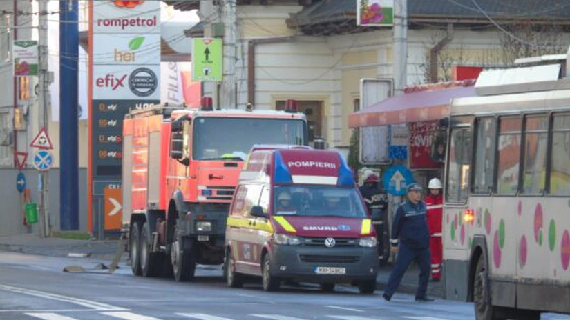 Update - Alertă cu bombă la o staţie de carburanţi din Neamţ. Alarma a fost ridicată