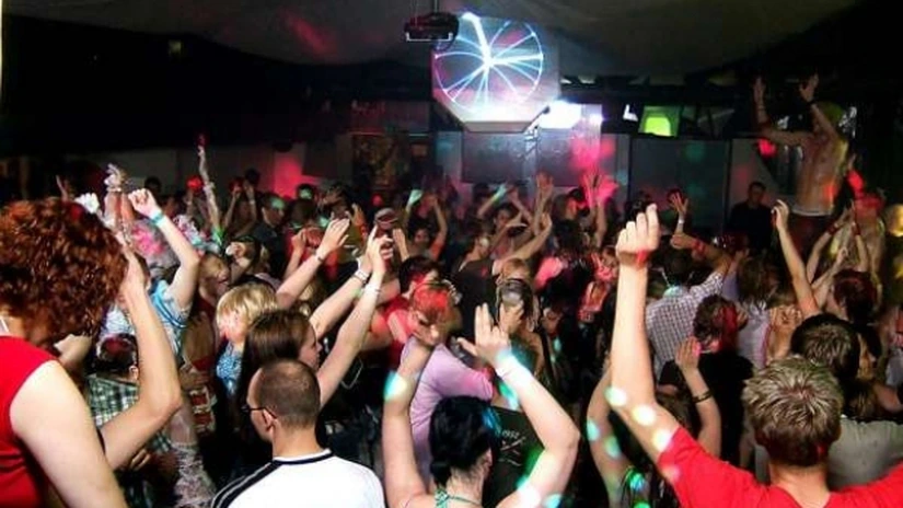 Au început controalele în cluburi, malluri, baruri şi alte spaţii care presupun aglomerări de persoane