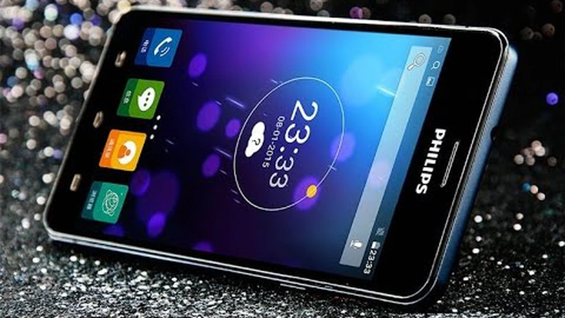Philips Xenium V526, smartphone-ul cu baterie de 5.000 mAh. Autonomie de până la 47 de zile în standby - FOTO