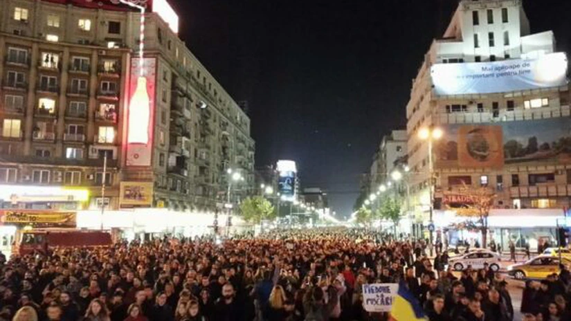 AFP: O nouă manifestaţie şi un marş al tăcerii pentru victimele incendiului din București