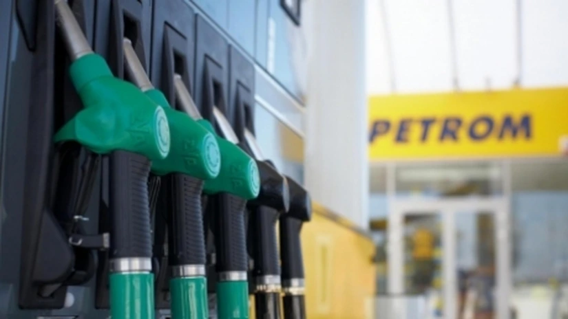 Petrom a scumpit carburanţii cu nouă bani pe litru, după creşterea accizei. Compania a transferat în preţ doar jumătate din creşterea taxelor