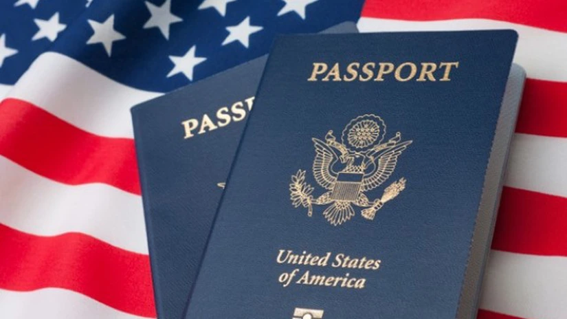 Parlamentul European solicită Comisiei să reintroducă vizele pentru cetăţenii americani