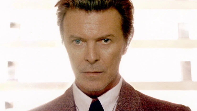 A murit David Bowie