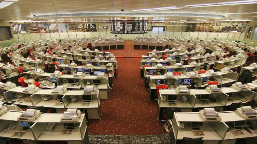 Bursele asiatice în scădere. Hong Kong a înregistrat o cădere de peste 4%