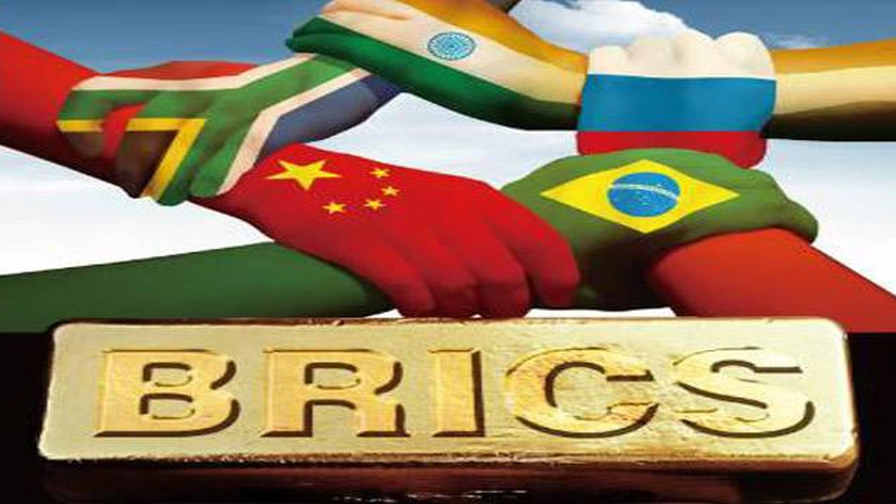 Noua bancă de dezvoltare a statelor BRICS va emite prima emisiune de obligaţiuni denominată în yuani
