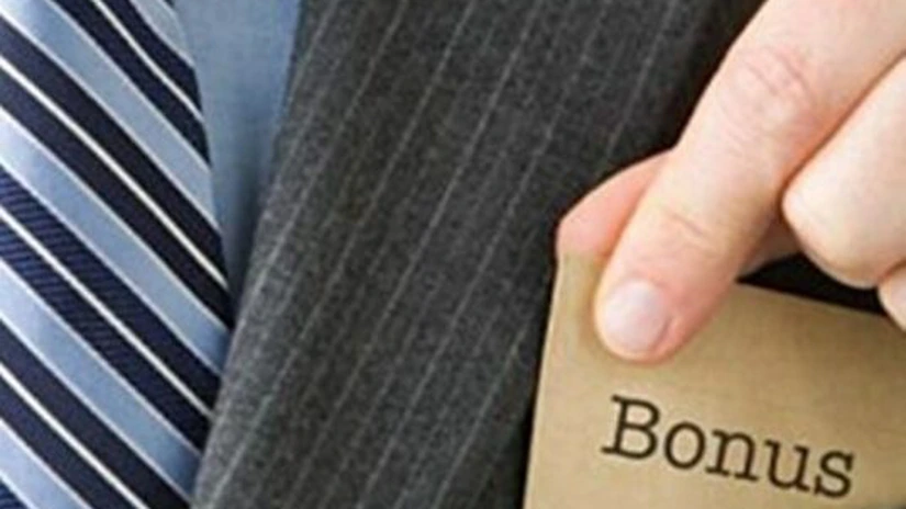 UE va revizui regimul bonusurilor pentru băncile mai mici